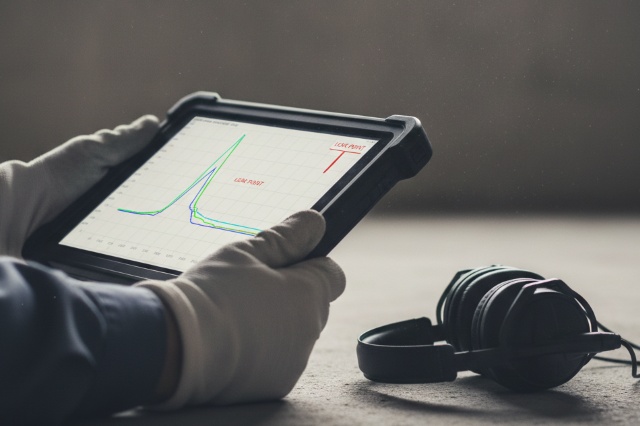 Analyse de données de recherche de fuite non destructive. Interprétation des signaux acoustiques et numériques pour cibler la zone d'intervention.