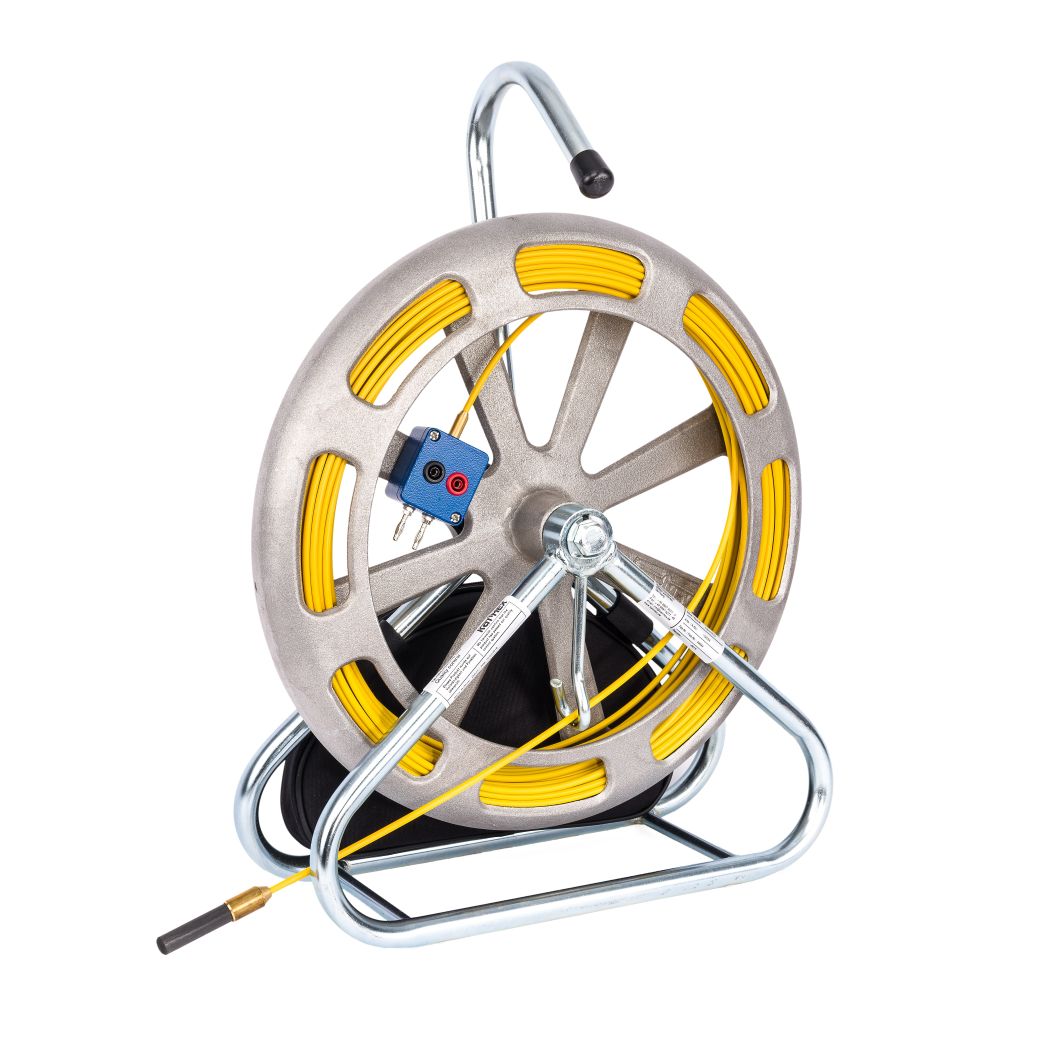 Utilisation d'une aiguille détectable avec sonde émettrice pour le traçage précis de réseaux enterrés et de gaines bouchées.