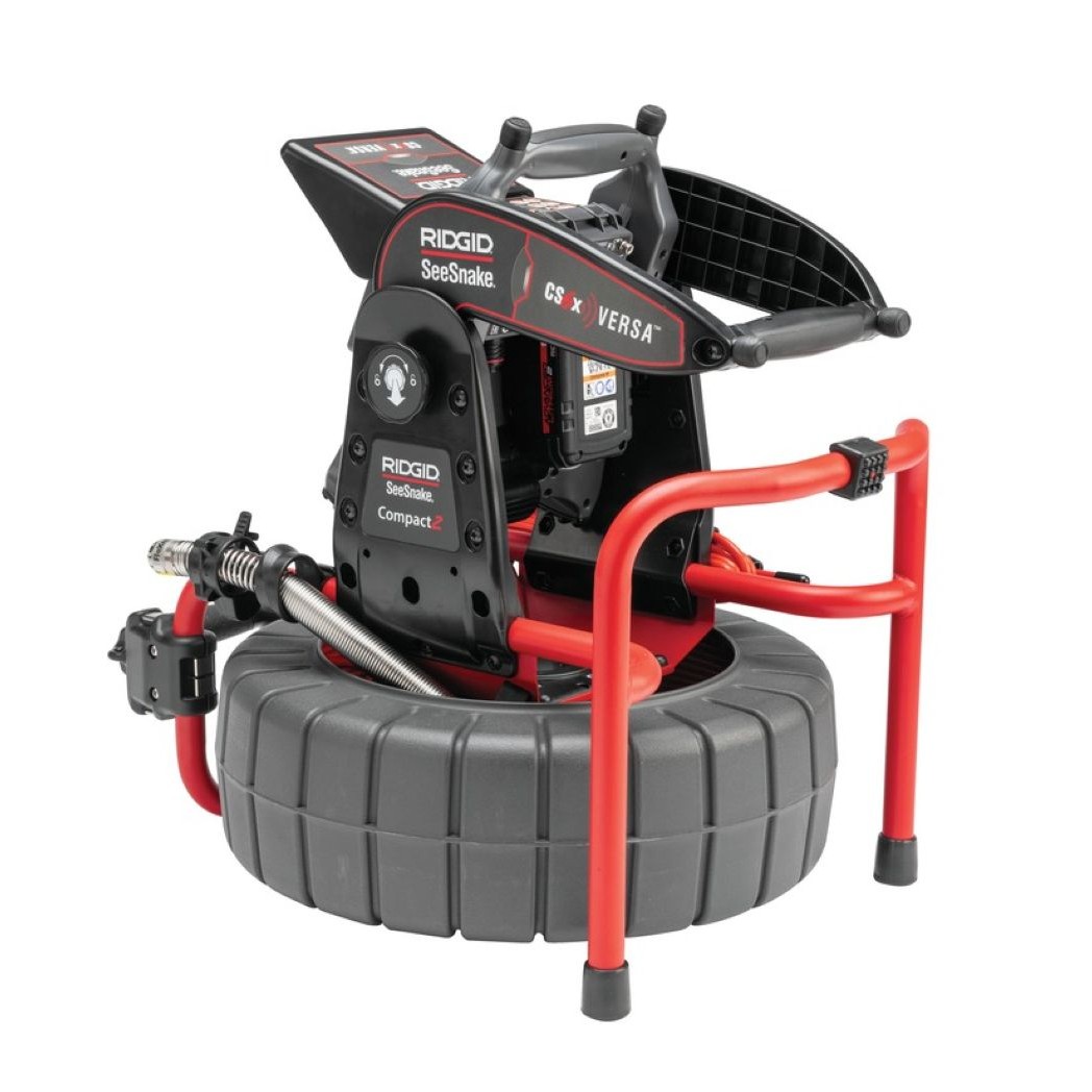 Inspection vidéo haute définition de canalisations avec la caméra RIDGID Compact2 pour le diagnostic de réseaux d'assainissement.